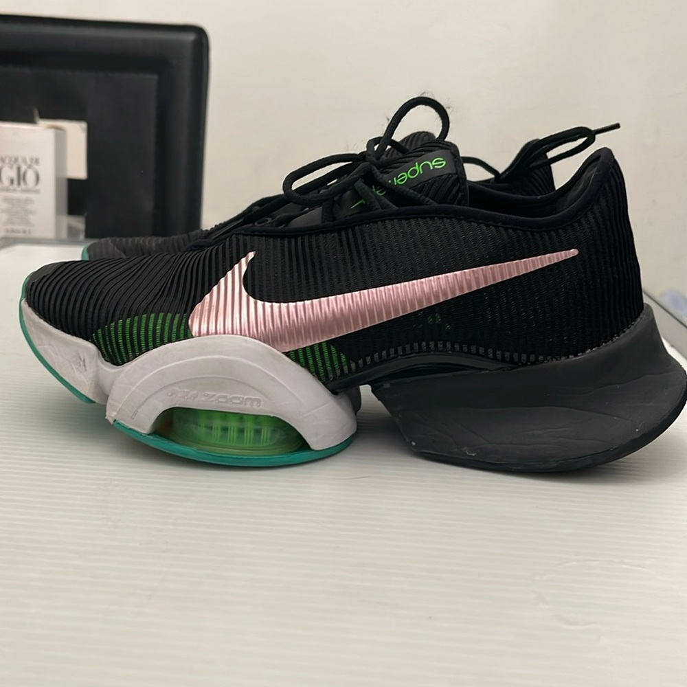 Nike Green and Pink Sneakers with Dynamic Sole